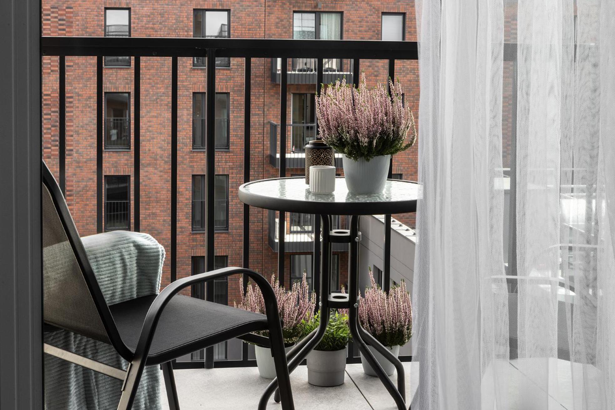 New #Madalinskiego57 - City Center, New Bulding, 2 Bedrooms, 2X Double Beds And A Fold-Out Sofa, Separate Kitchen, Air Conditioning, Balcony, Underground Parking, Self Check In 24H, Internet, Netflix, Coffee Machine, Washing Machine,1 Km To The Railw Wroclaw Exterior photo