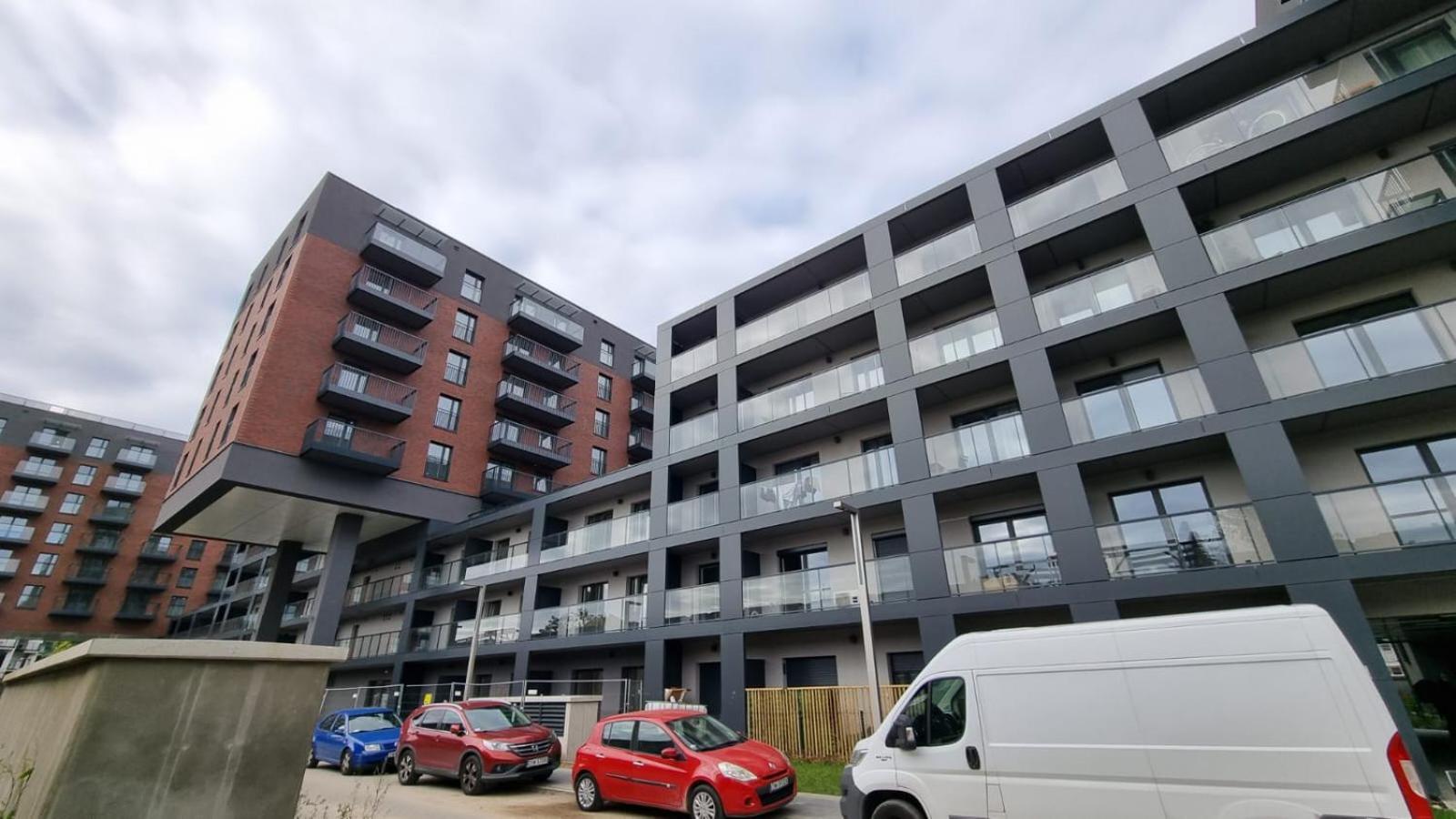 New #Madalinskiego57 - City Center, New Bulding, 2 Bedrooms, 2X Double Beds And A Fold-Out Sofa, Separate Kitchen, Air Conditioning, Balcony, Underground Parking, Self Check In 24H, Internet, Netflix, Coffee Machine, Washing Machine,1 Km To The Railw Wroclaw Exterior photo